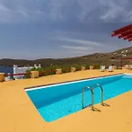 Cosy Three Bedroom In Agios Sostis בית נופש
