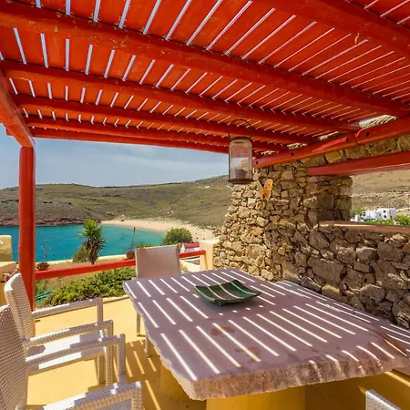 Cosy Three Bedroom In Agios Sostis 別荘 *