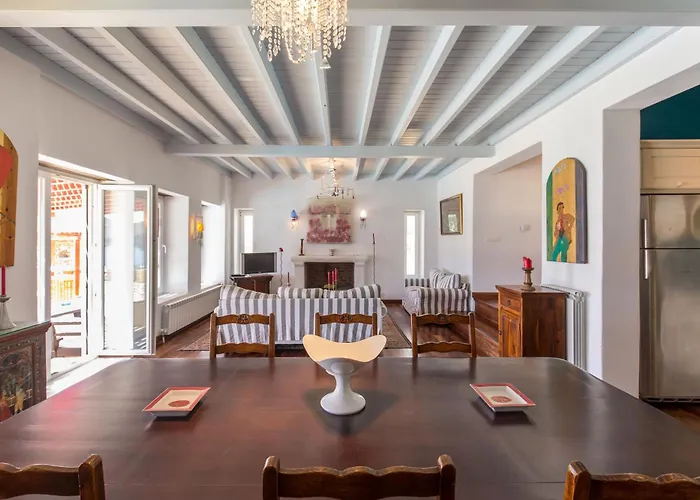 Cosy Three Bedroom In Agios Sostis 別荘