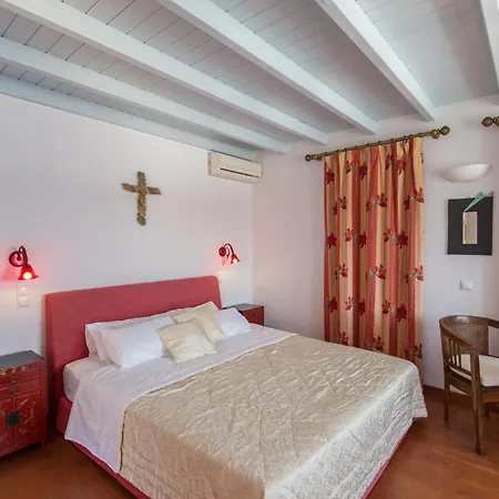 Cosy Three Bedroom In Agios Sostis Mykonos Town