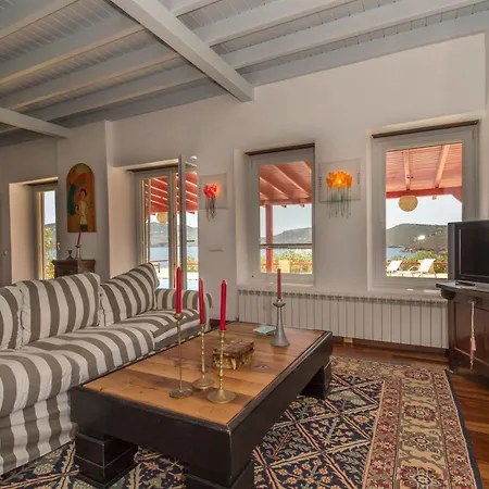 Cosy Three Bedroom In Agios Sostis * Agios Sostis (Mykonos)