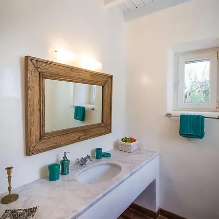 Cosy Three Bedroom In Agios Sostis * Mykonos Town
