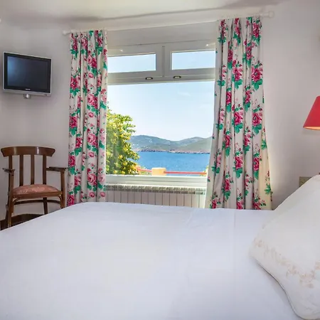 Cosy Three Bedroom In Agios Sostis بيت للعطل *