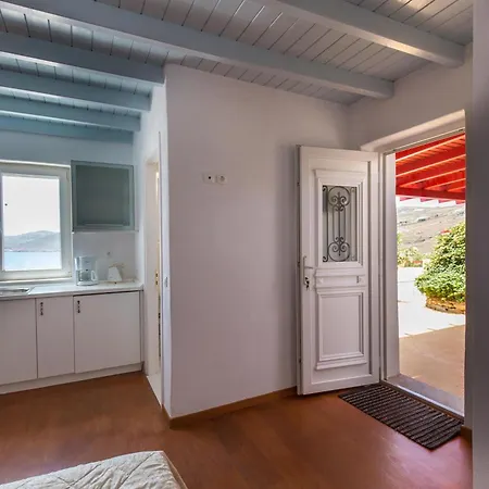 Cosy Three Bedroom In Agios Sostis بيت للعطل *